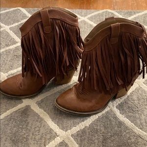 Fringe cowgirl boots